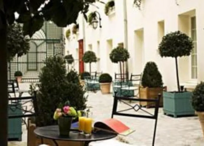 Hotel Suites Unic Renoir Saint-Germain Paris